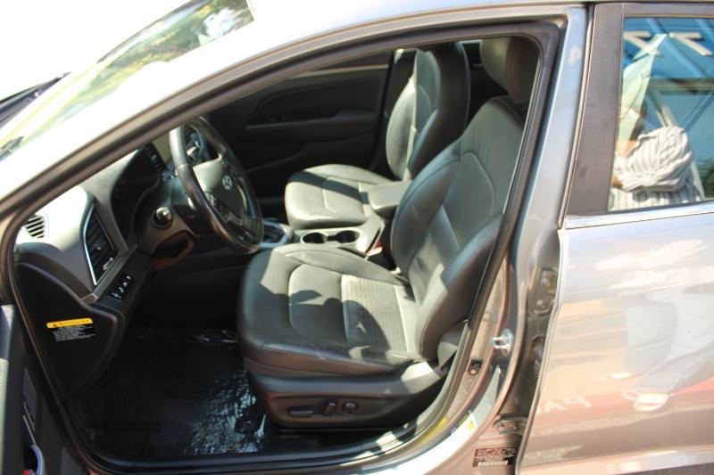 Hyundai Elantra Limited 2.0L Auto (Ulsan) 2017