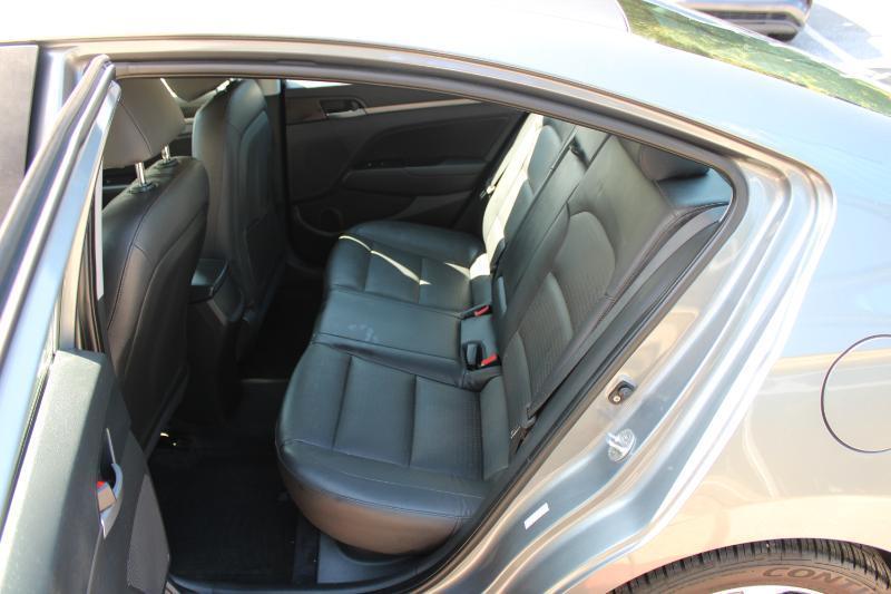 Hyundai Elantra Limited 2.0L Auto (Ulsan) 2017