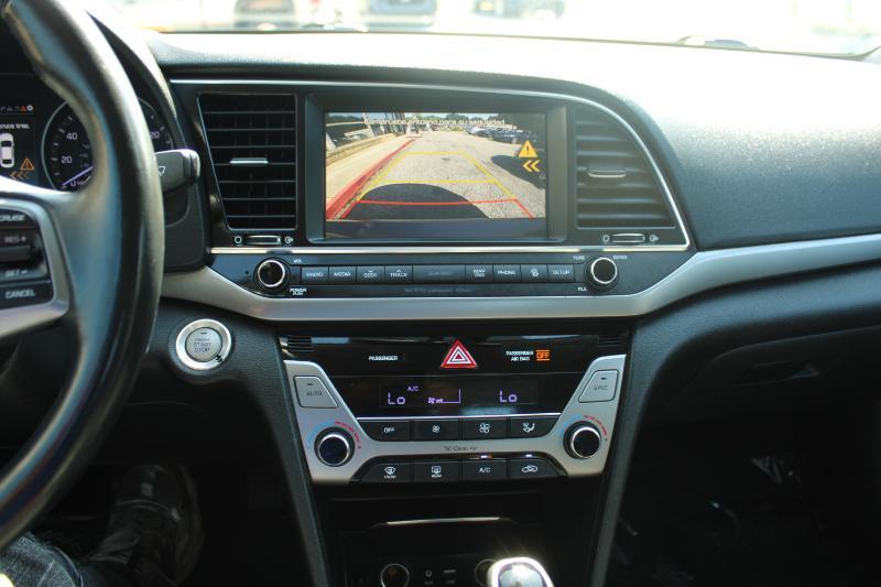 Hyundai Elantra Limited 2.0L Auto (Ulsan) 2017