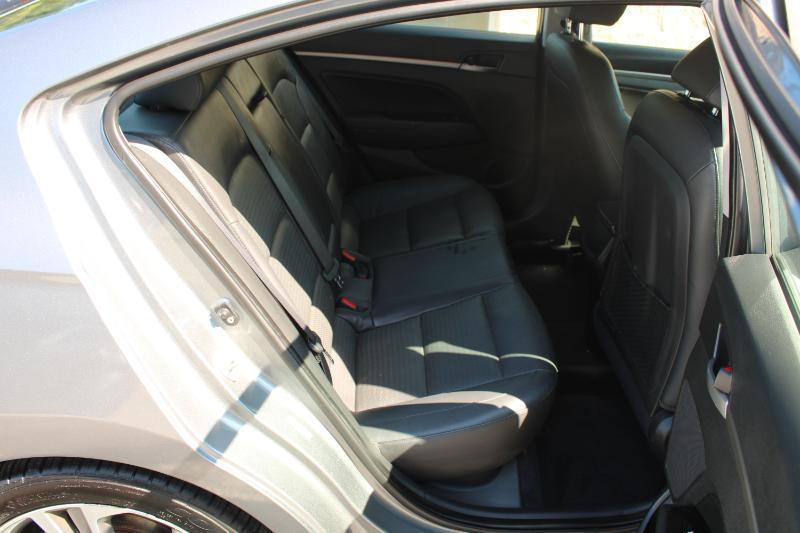 Hyundai Elantra Limited 2.0L Auto (Ulsan) 2017