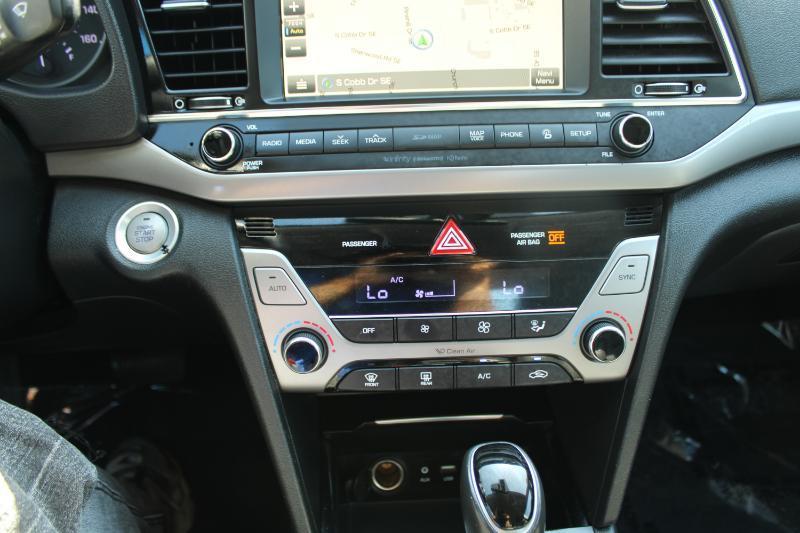 Hyundai Elantra Limited 2.0L Auto (Ulsan) 2017