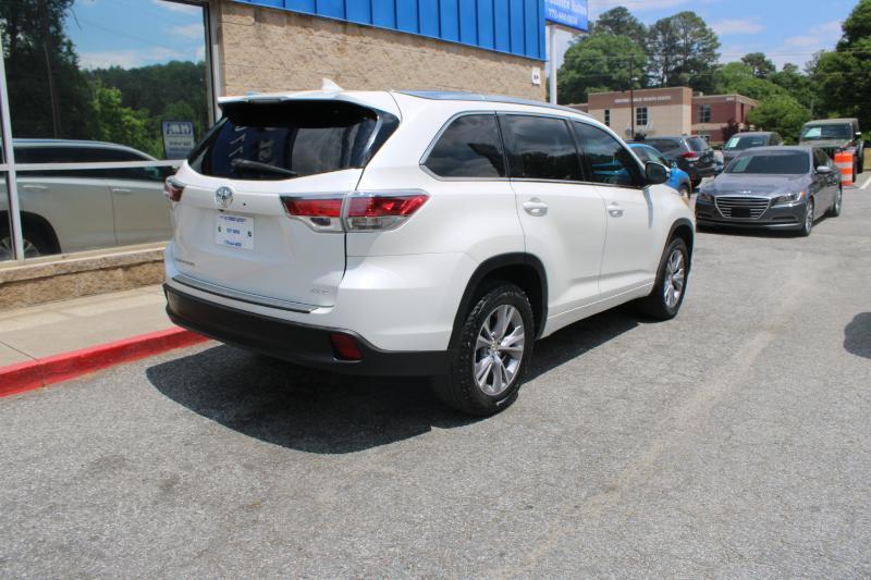 Toyota Highlander FWD 4dr V6 XLE (Natl) 2015