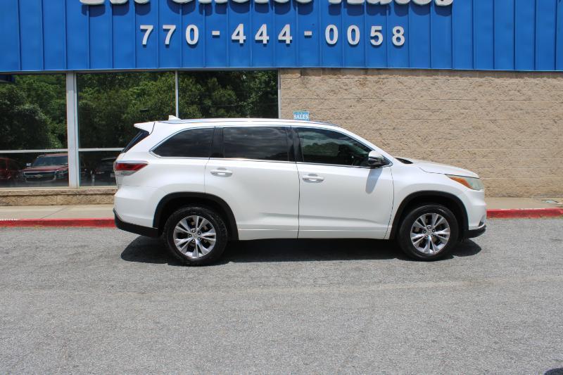 Toyota Highlander FWD 4dr V6 XLE (Natl) 2015