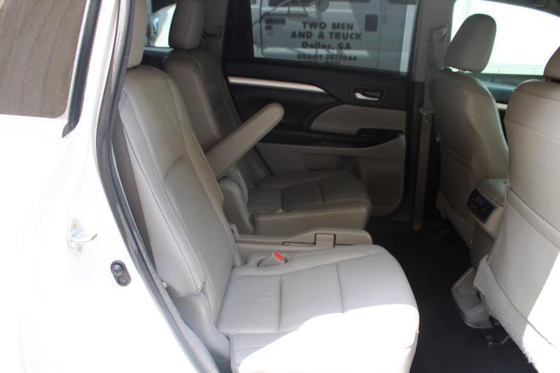 Toyota Highlander FWD 4dr V6 XLE (Natl) 2015