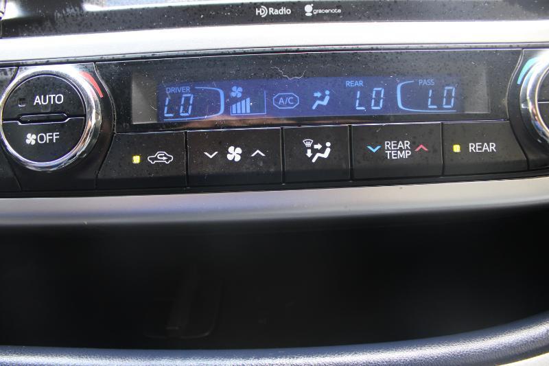 Toyota Highlander FWD 4dr V6 XLE (Natl) 2015