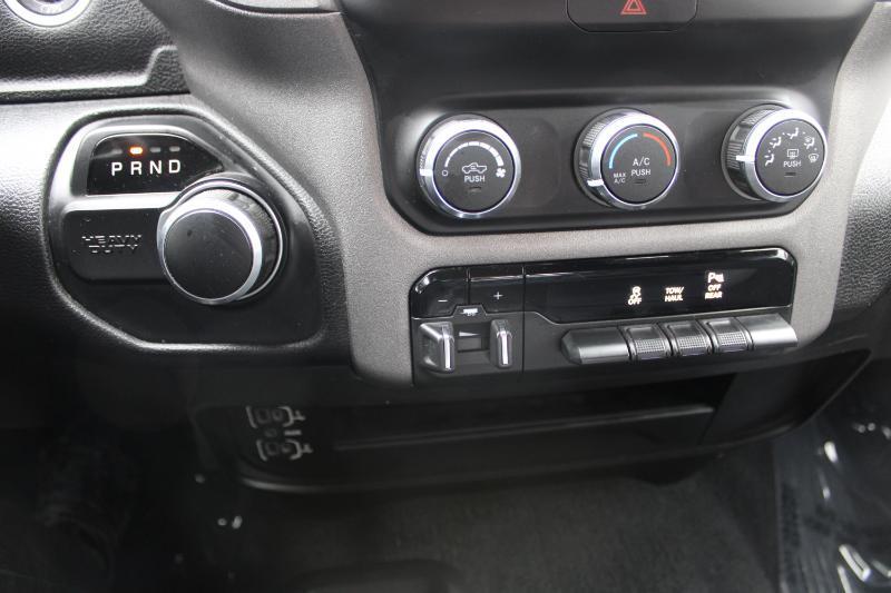 RAM 2500 Tradesman 4x4 Crew Cab 6'4" Box 2019