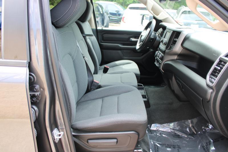 RAM 1500 Tradesman 4x4 Quad Cab 6'4" Box 2021
