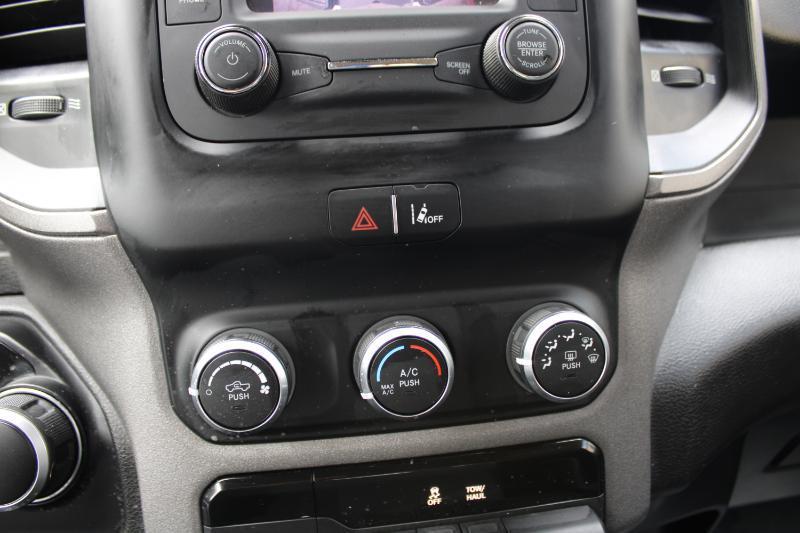 RAM 1500 Tradesman 4x4 Quad Cab 6'4" Box 2021