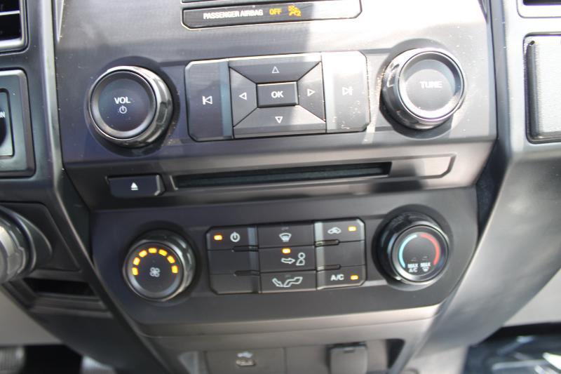 Ford F-150 XL 2WD Reg Cab 8' Box 2017