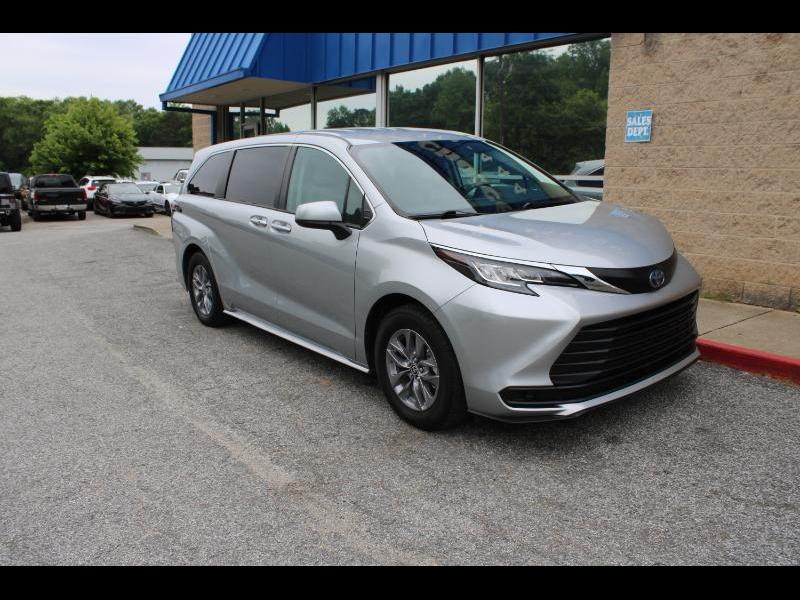 Toyota Sienna LE FWD 8-Passenger (Natl) 2023