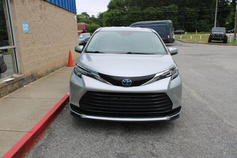 Toyota Sienna LE FWD 8-Passenger (Natl) 2023