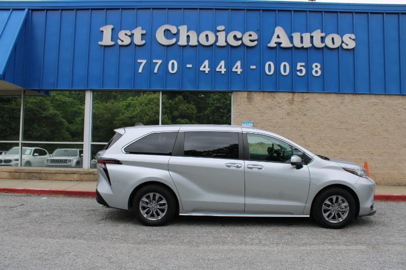 Toyota Sienna LE FWD 8-Passenger (Natl) 2023