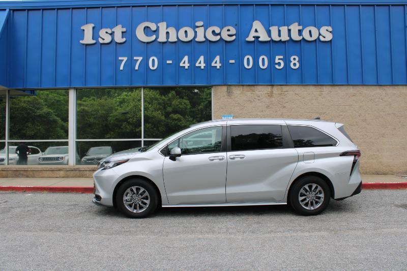 Toyota Sienna LE FWD 8-Passenger (Natl) 2023