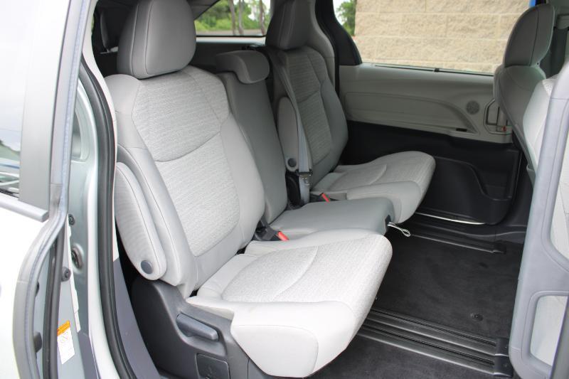 Toyota Sienna LE FWD 8-Passenger (Natl) 2023