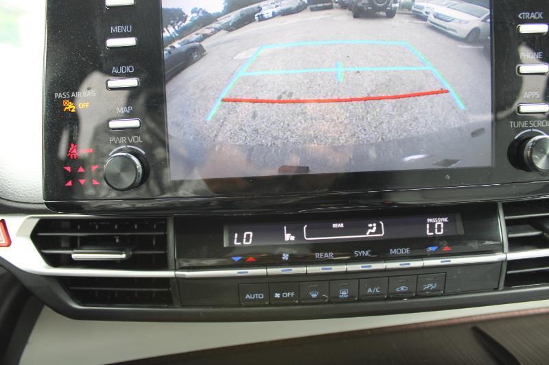 Toyota Sienna LE FWD 8-Passenger (Natl) 2023
