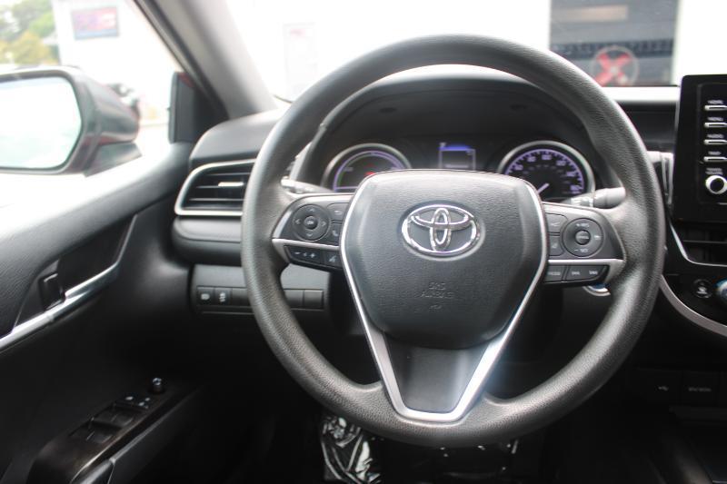 Toyota Camry Hybrid LE CVT (Natl) 2022