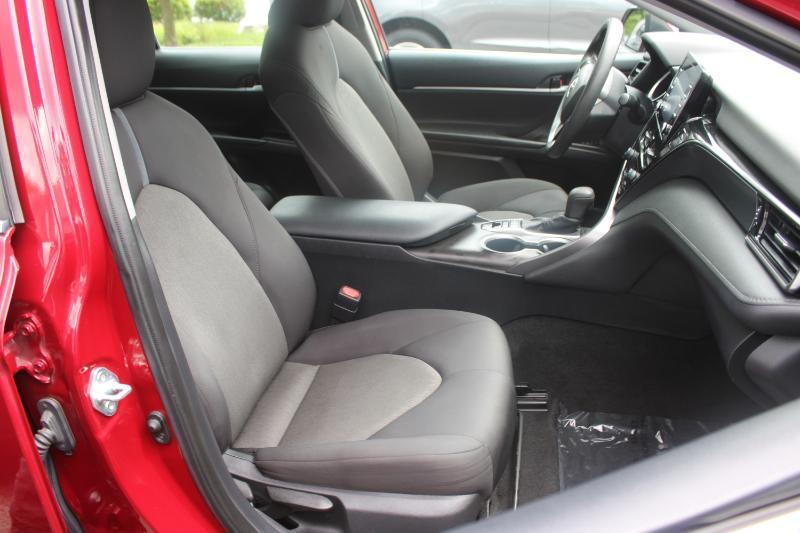 Toyota Camry Hybrid LE CVT (Natl) 2022