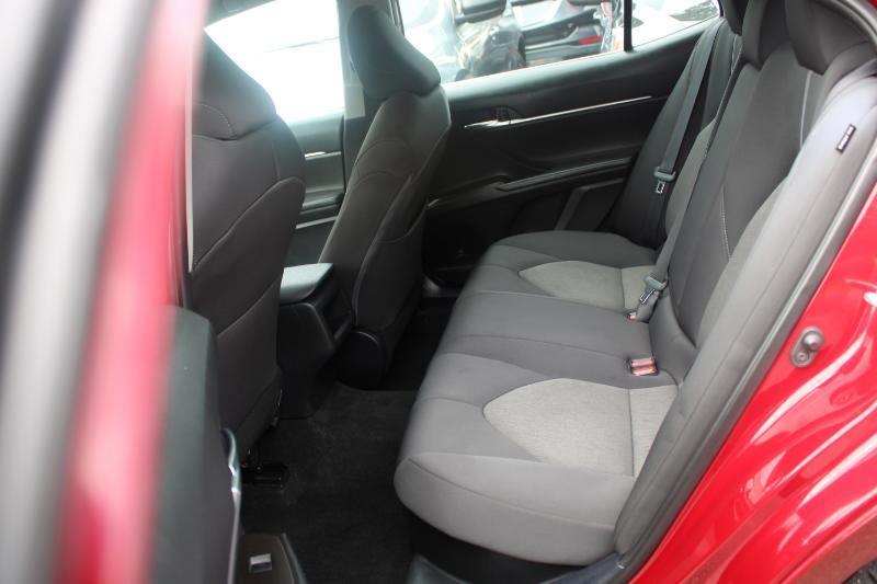 Toyota Camry Hybrid LE CVT (Natl) 2022