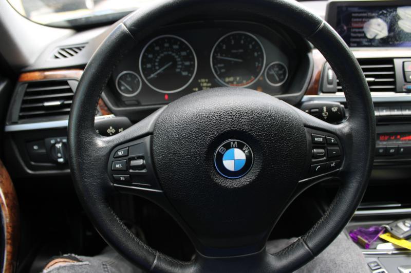BMW 3 Series 4dr Sdn 320i xDrive AWD 2014
