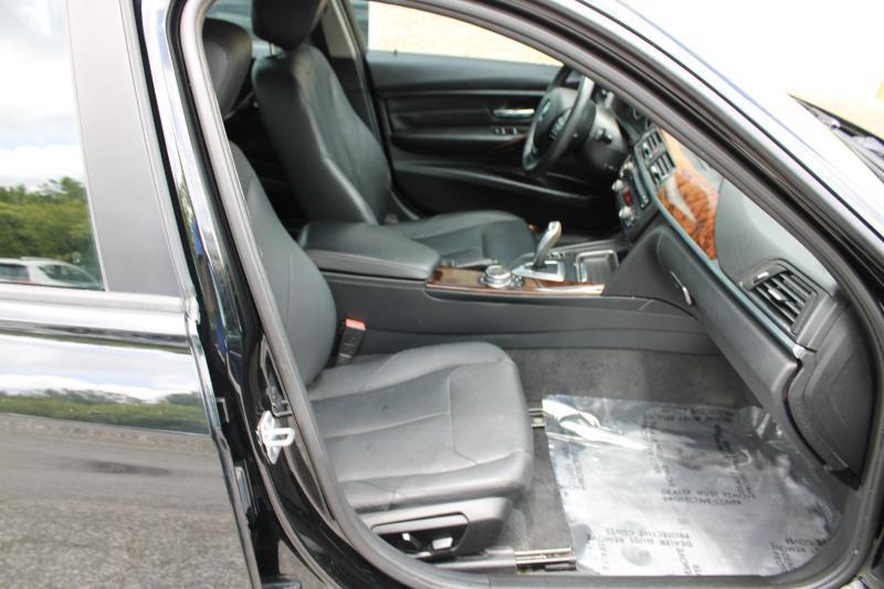 BMW 3 Series 4dr Sdn 320i xDrive AWD 2014