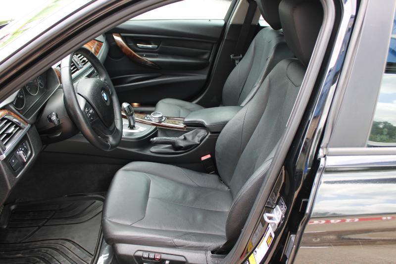 BMW 3 Series 4dr Sdn 320i xDrive AWD 2014