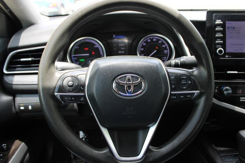 Toyota Camry Hybrid LE CVT (Natl) 2022