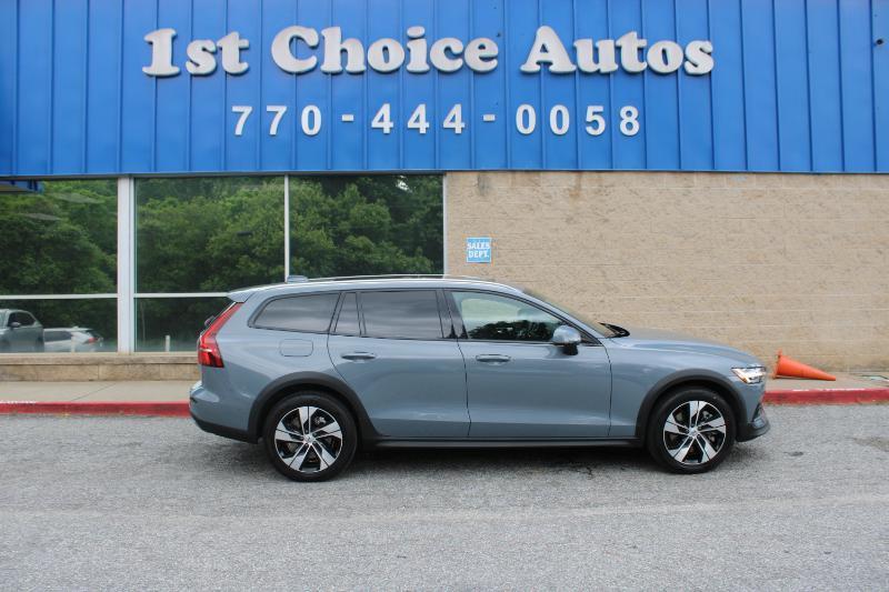 Volvo V60 Cross Country B5 AWD Plus 2024