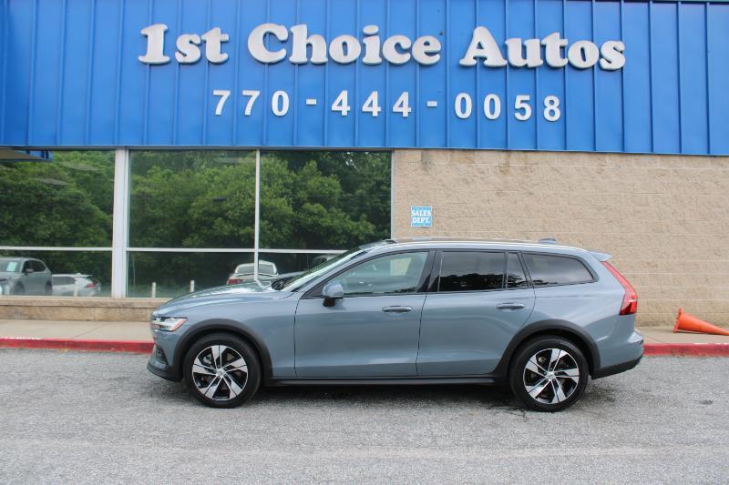 Volvo V60 Cross Country B5 AWD Plus 2024