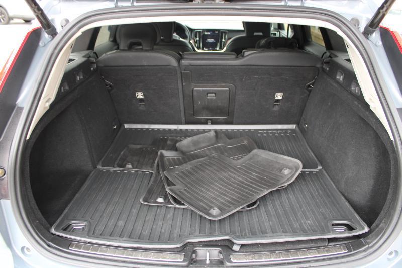 Volvo V60 Cross Country B5 AWD Plus 2024