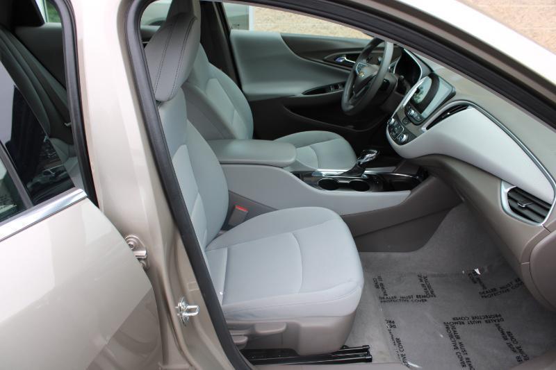 Chevrolet Malibu 4dr Sdn LS w/1FL 2022