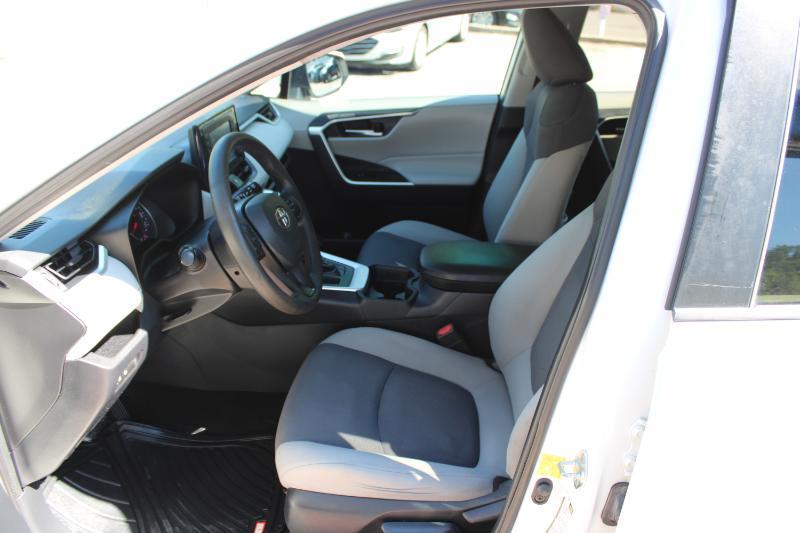 Toyota RAV4 XLE AWD (Natl) 2019