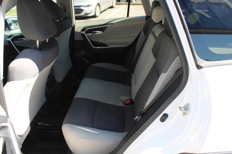 Toyota RAV4 XLE AWD (Natl) 2019