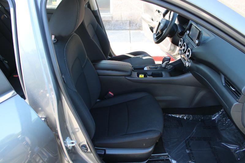 Nissan Sentra S CVT 2024