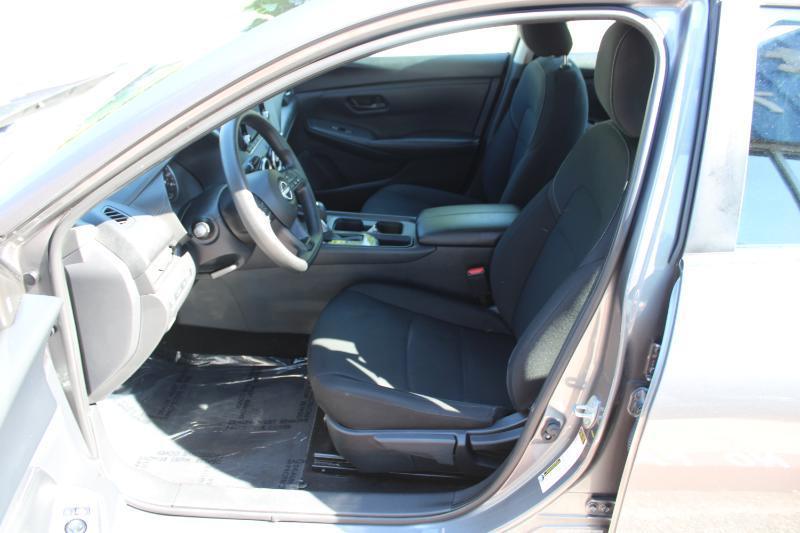 Nissan Sentra S CVT 2024