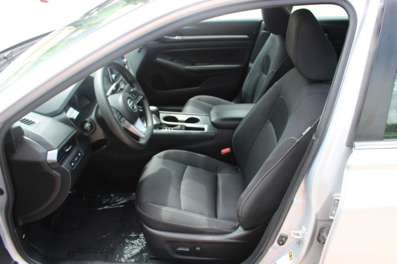 Nissan Sentra SV CVT 2022