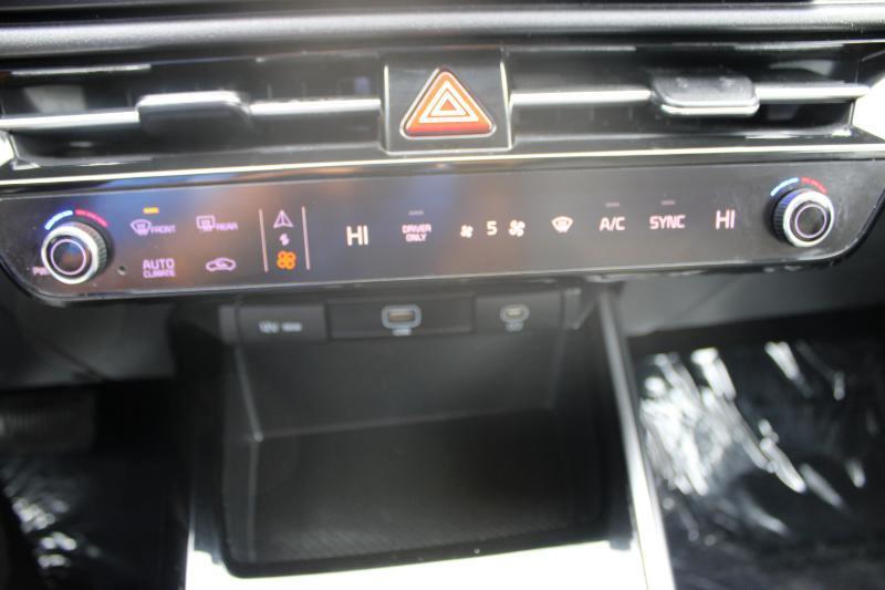 Kia Niro LX FWD 2023