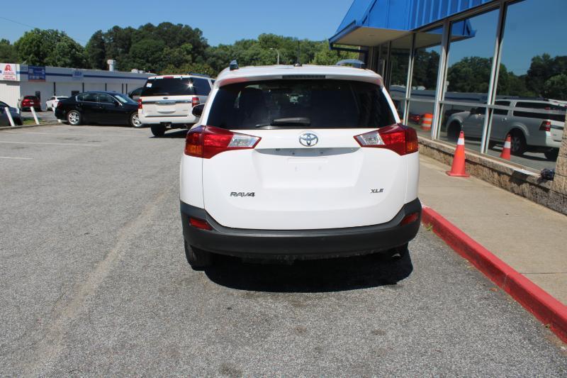 Toyota RAV4 FWD 4dr XLE (Natl) 2013