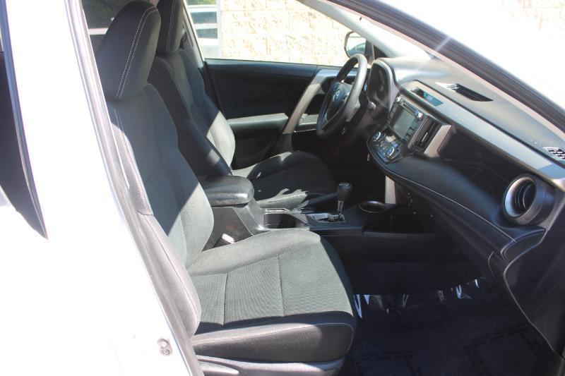 Toyota RAV4 FWD 4dr XLE (Natl) 2013