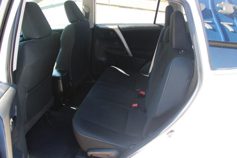 Toyota RAV4 FWD 4dr XLE (Natl) 2013