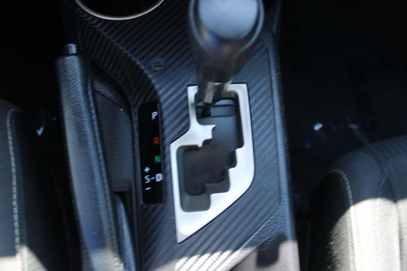 Toyota RAV4 FWD 4dr XLE (Natl) 2013
