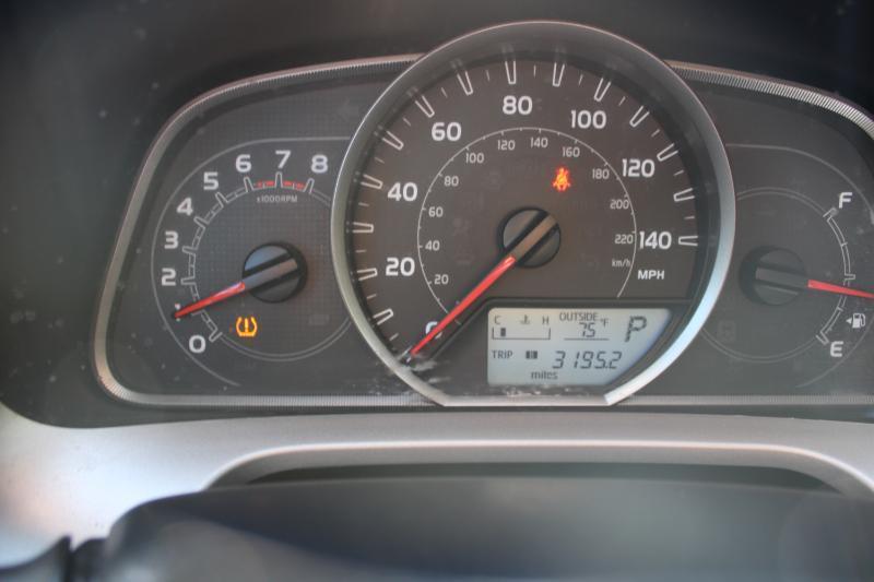 Toyota RAV4 FWD 4dr XLE (Natl) 2013