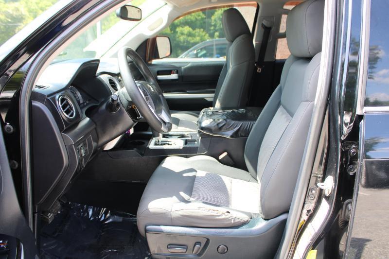 Toyota Tundra 2WD Truck Double Cab 5.7L FFV V8 6-Spd AT SR5 (Natl) 2016