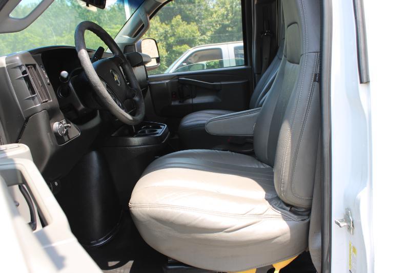 Chevrolet Express Cargo Van RWD 2500 155" 2016