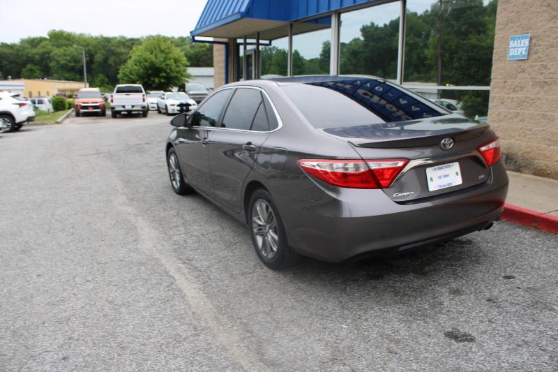 Toyota Camry 4dr Sdn I4 Auto SE (Natl) 2016