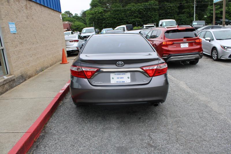 Toyota Camry 4dr Sdn I4 Auto SE (Natl) 2016