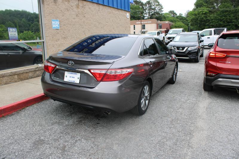Toyota Camry 4dr Sdn I4 Auto SE (Natl) 2016
