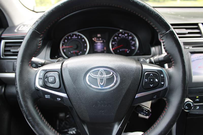 Toyota Camry 4dr Sdn I4 Auto SE (Natl) 2016