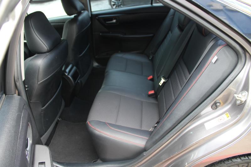 Toyota Camry 4dr Sdn I4 Auto SE (Natl) 2016