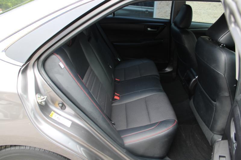 Toyota Camry 4dr Sdn I4 Auto SE (Natl) 2016
