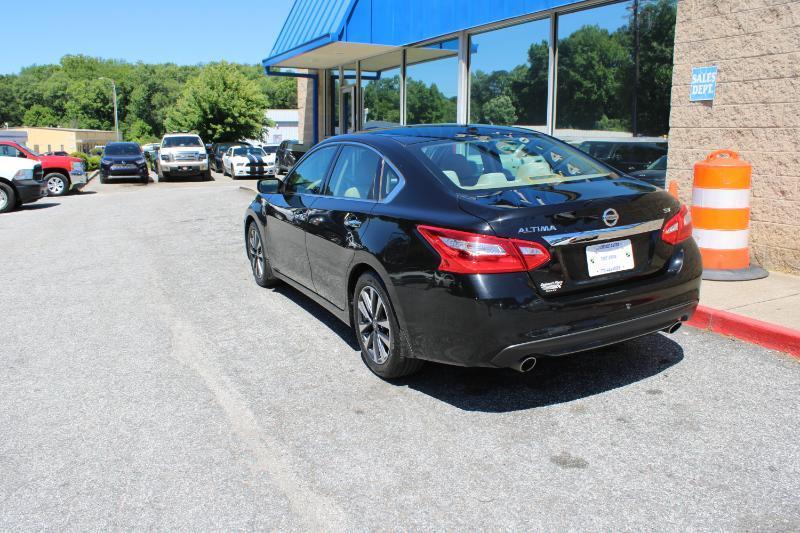 Nissan Altima 2.5 SV Sedan 2017